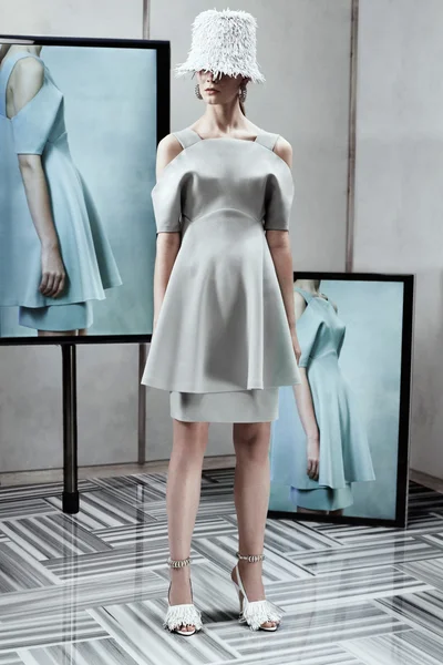 Look 13